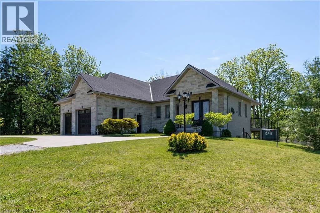Acreage at 136/160 MECHANIC Street W